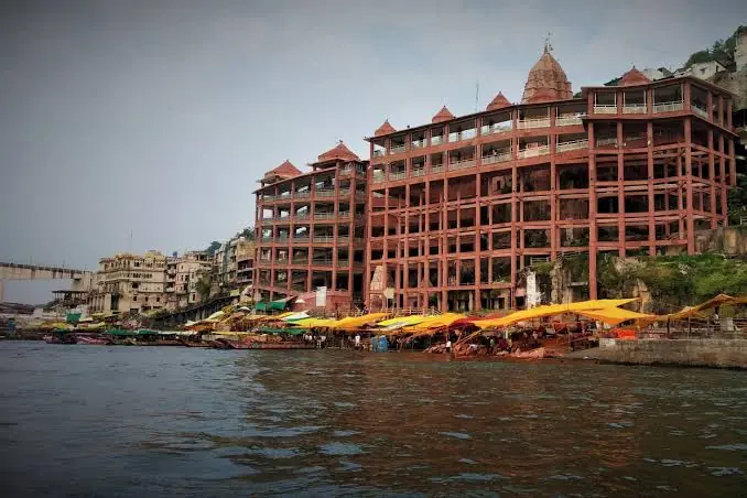 Indore to Omkareshwar Taxi